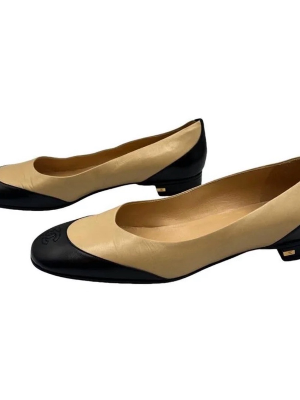 CHANEL Beige and Black Leather Two-Tone Ballet Flats